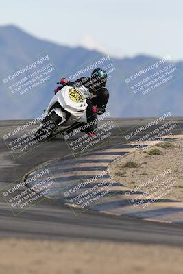 media/Nov-16-2025-Race Pace (Sun) [[8c5fa54630]]/Verified Riders/8-Turn 12 (120pm)/